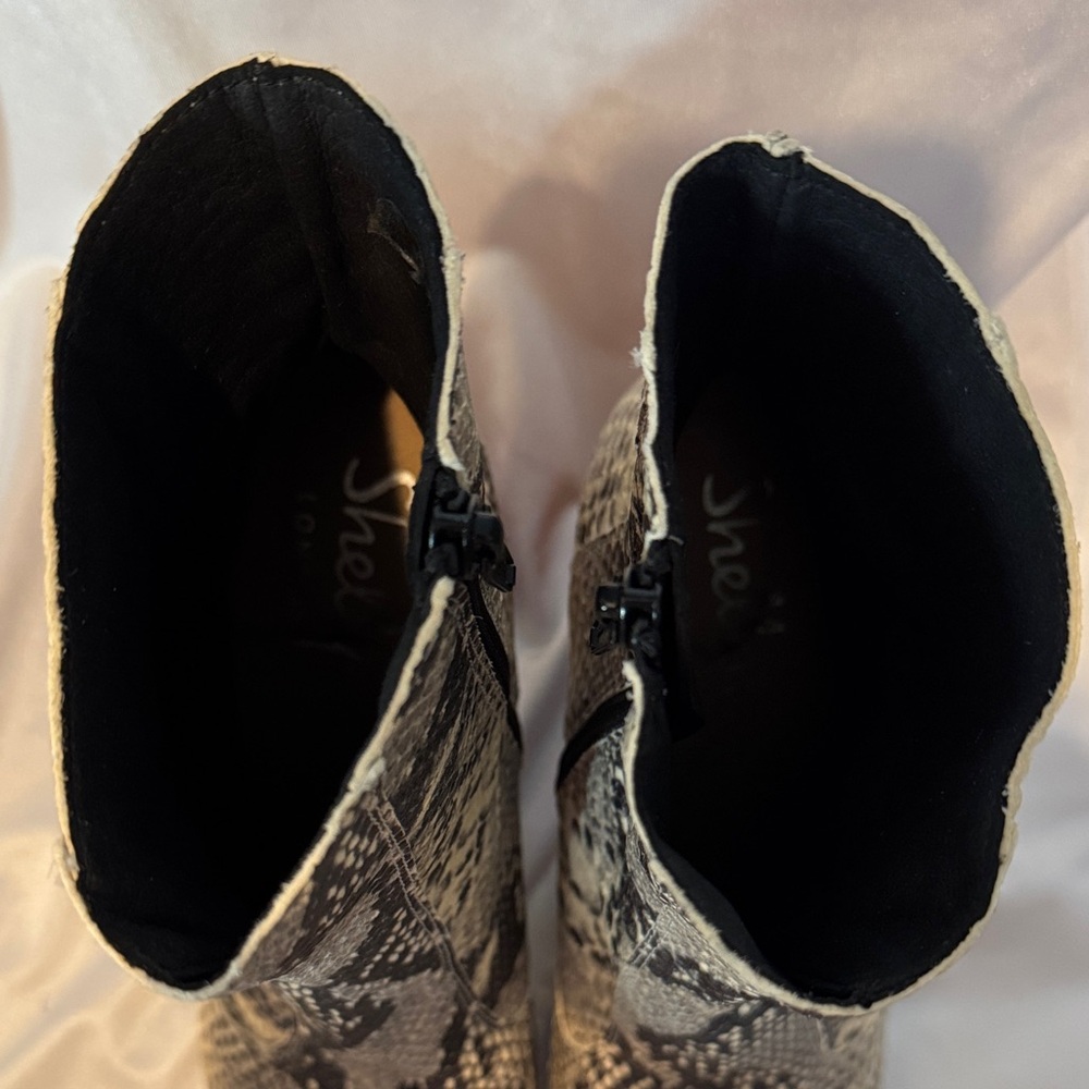 Shellys London Snakeskin Block Heeled Boots with Orange Accents Size 8.5 - Picture 13 of 14